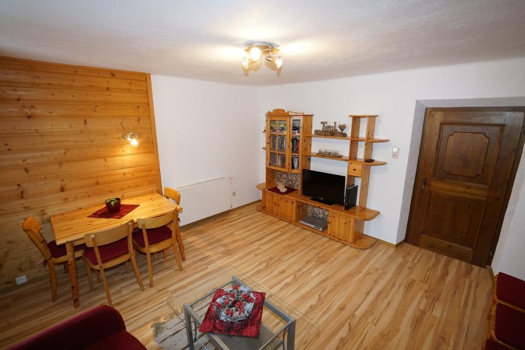 Haus Ruetzbach Apartment Нойщифт им Щубайтал Екстериор снимка